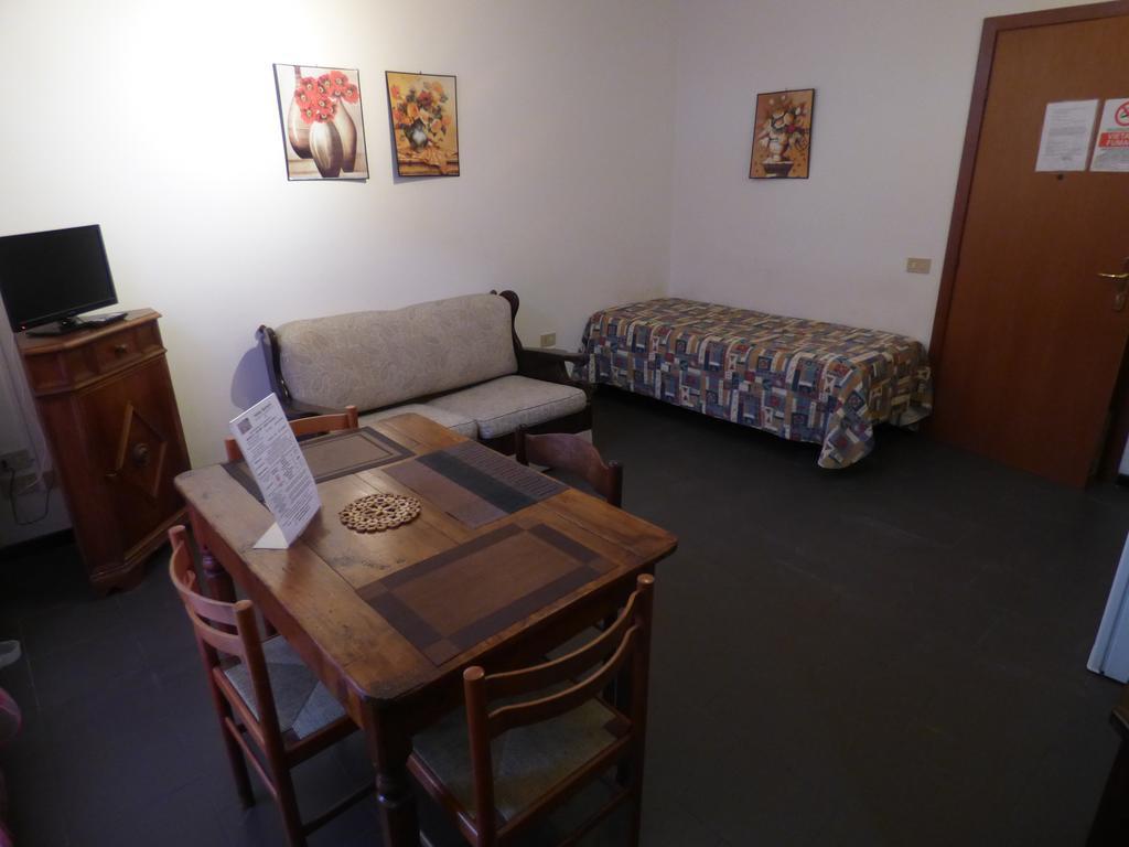 ฮอลิเดย์ มัตเตออตติ Apartment มอนเตกาตินี แตร์เม ภายนอก รูปภาพ