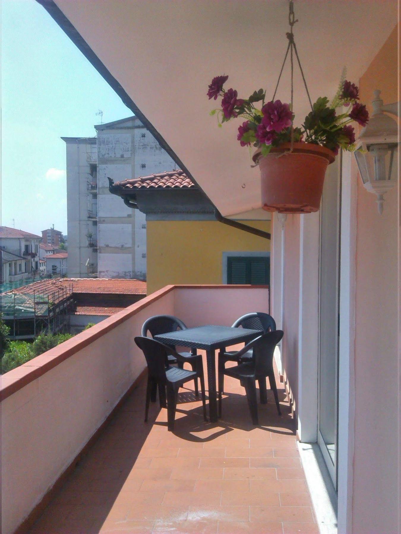 ฮอลิเดย์ มัตเตออตติ Apartment มอนเตกาตินี แตร์เม ภายนอก รูปภาพ